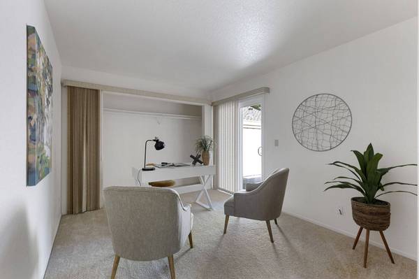 8205 Lash Larue Ln, Citrus Heights, CA 95610-3265