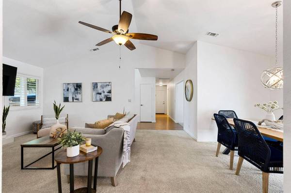 8205 Lash Larue LN, Citrus Heights, CA 95610