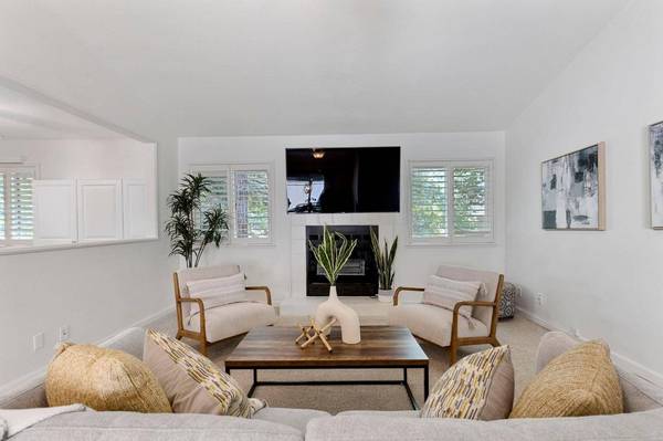 8205 Lash Larue LN, Citrus Heights, CA 95610