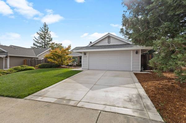 1529 Pine Valley Cir, Roseville, CA 95661-5747