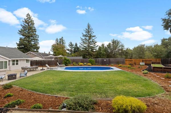 1529 Pine Valley CIR, Roseville, CA 95661