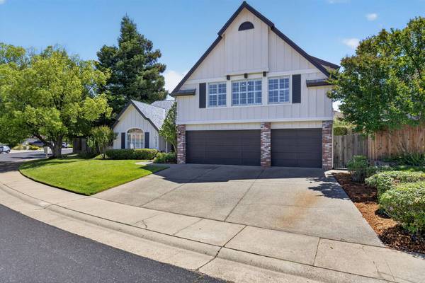 1582 Misty Wood Dr, Roseville, CA 95747-7901