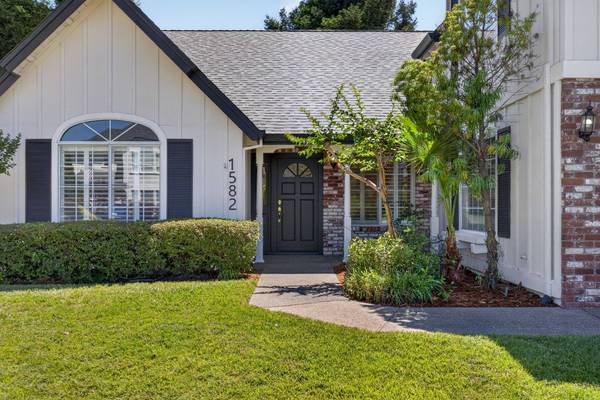 1582 Misty Wood Dr, Roseville, CA 95747-7901