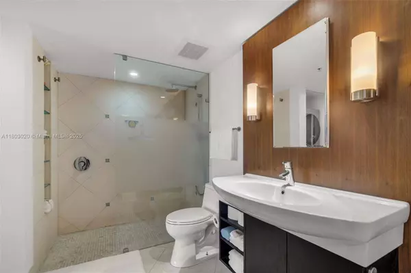 1750 N Bayshore Dr #3910, Miami, FL 33132