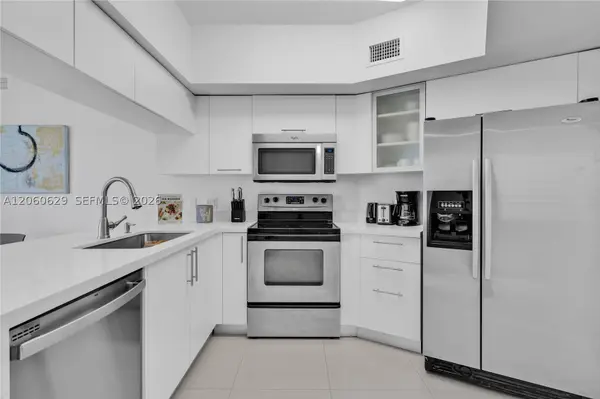 1750 N Bayshore Dr #1602, Miami, FL 33132