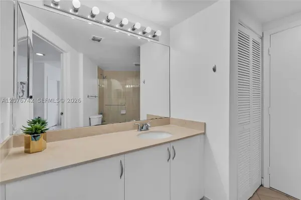 1750 N Bayshore Dr #1602, Miami, FL 33132