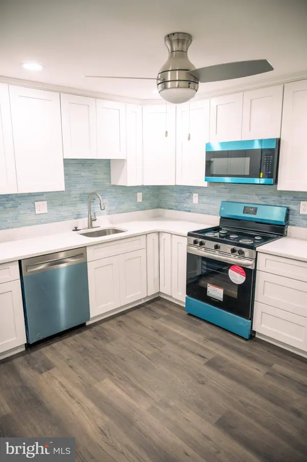 462 LOCUST AVE, Burlington, NJ 08016