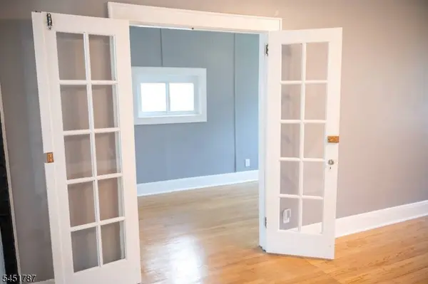 40 E Lincoln Ave, Roselle Park Boro, NJ 07204