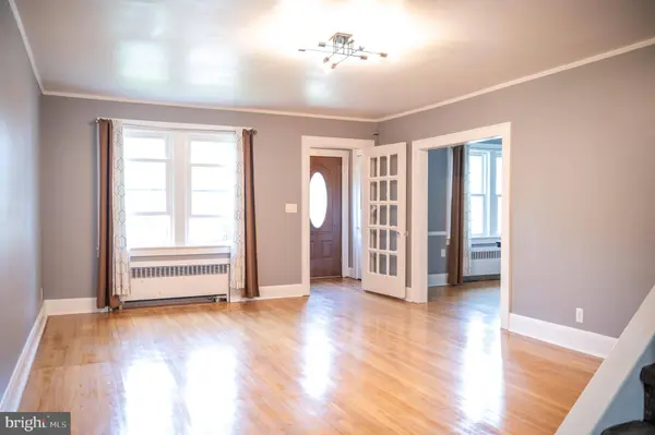 40 E LINCOLN AVE, Roselle Park, NJ 07204