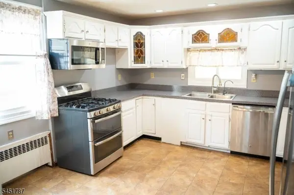 40 E Lincoln Ave, Roselle Park Boro, NJ 07204