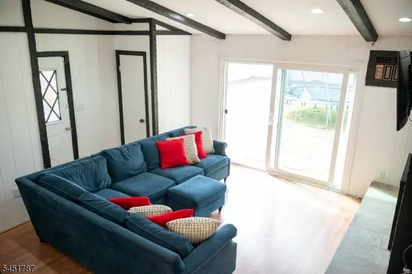 40 E Lincoln Ave, Roselle Park Boro, NJ 07204