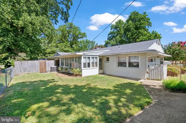3 SHERIDAN RD, Arnold, MD 21012