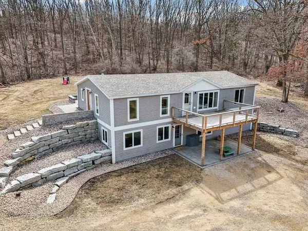 W10471 Tipperary Road, Poynette, WI 53955