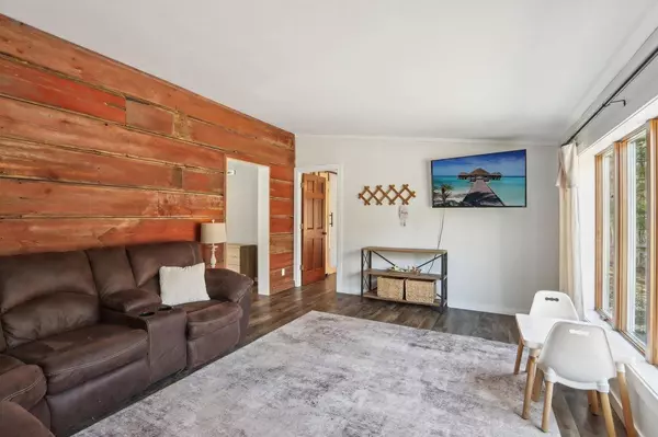 W10471 Tipperary Road, Poynette, WI 53955