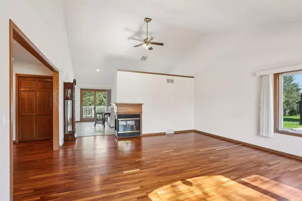 1700 Savannah Way, Waunakee, WI 53597