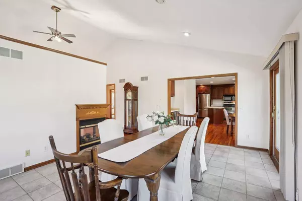 1700 Savannah Way, Waunakee, WI 53597