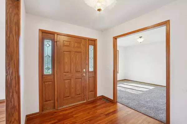 1700 Savannah Way, Waunakee, WI 53597