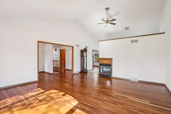 1700 Savannah Way, Waunakee, WI 53597