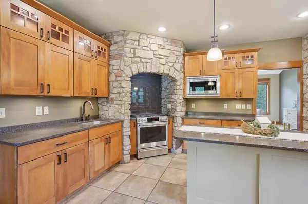 N3217 Hooker Road, Poynette, WI 53955