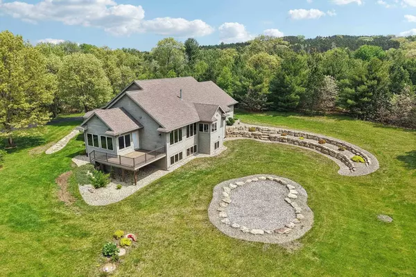 N3217 Hooker Road, Poynette, WI 53955