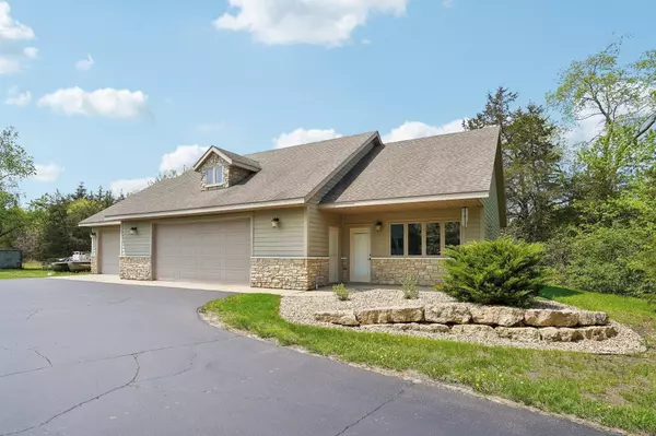 N3217 Hooker Road, Poynette, WI 53955