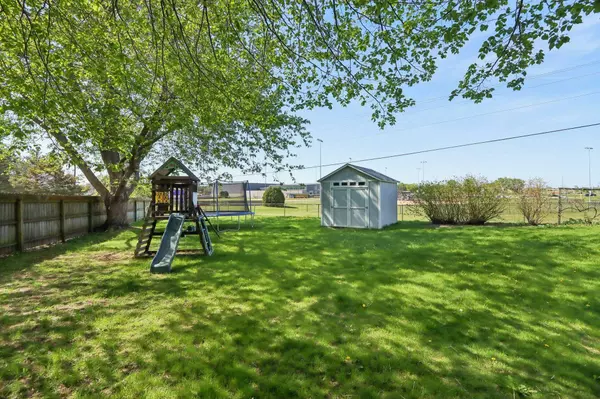 506 Natchez Court, Deforest, WI 53532