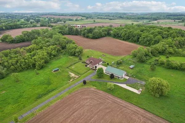 4040 Vilas Hope Road, Cottage Grove, WI 53527