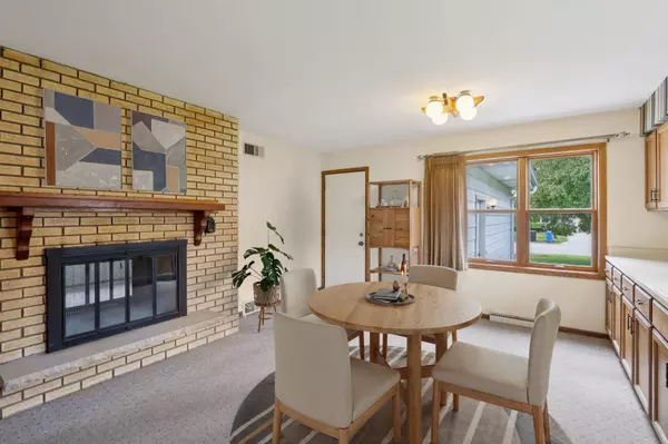 1200 Wexford Drive, Waunakee, WI 53597