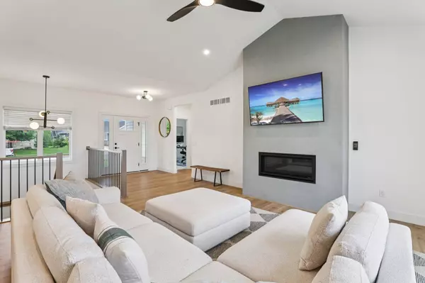 7704 Autumn Blaze Trail, Deforest, WI 53532