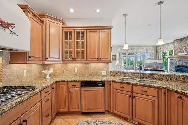 1718 Brookside Lane, Waunakee, WI 53597