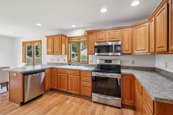 504 Valley Drive, Deforest, WI 53532