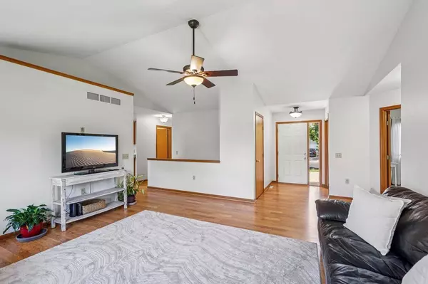 504 Valley Drive, Deforest, WI 53532