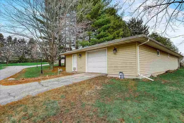 5974 River Road, Waunakee, WI 53597