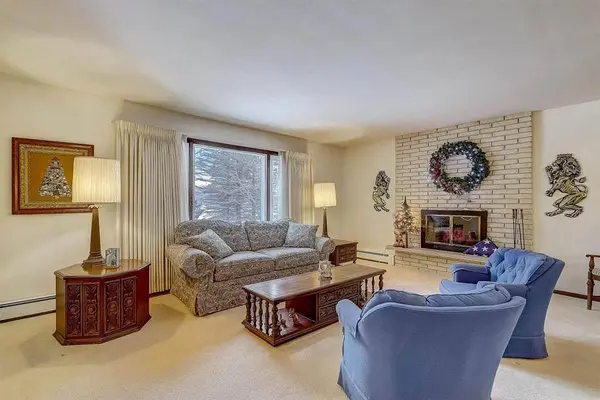 5974 River Road, Waunakee, WI 53597