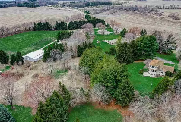 5974 River Road, Waunakee, WI 53597