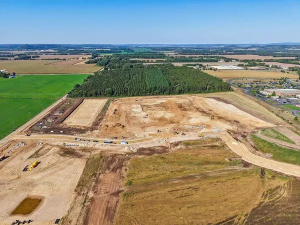 2408 Bluestem Crossing, Prairie Du Sac, WI 53578