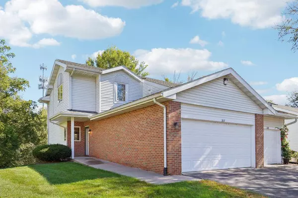 317 Castle Oaks Crossing, Waunakee, WI 53597