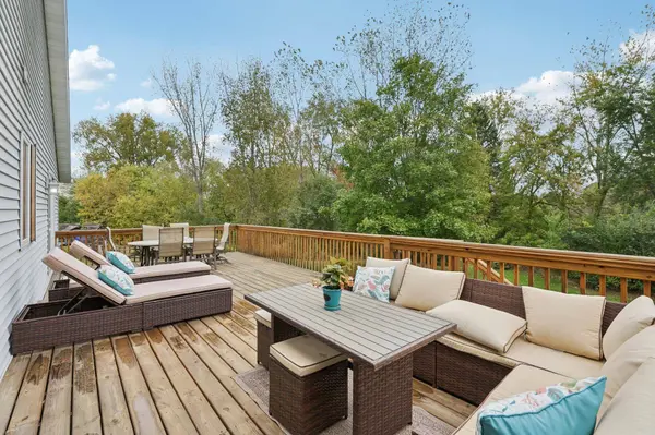 919 Lochmoore Drive, Waunakee, WI 53597