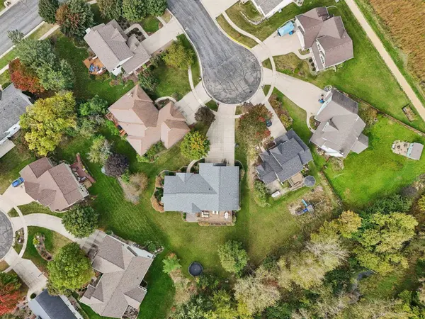 919 Lochmoore Drive, Waunakee, WI 53597