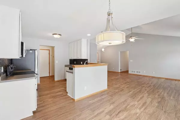 104 Ridgeline Drive, Columbus, WI 53925