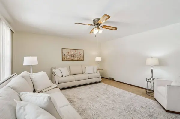 400 Raymond Road, Waunakee, WI 53597