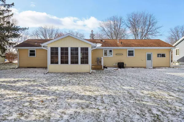 400 Raymond Road, Waunakee, WI 53597