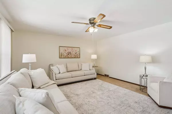 400 Raymond Road, Waunakee, WI 53597