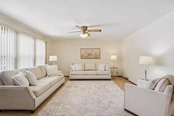 400 Raymond Road, Waunakee, WI 53597