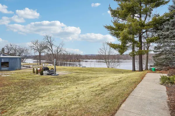 W9350 County Road V, Poynette, WI 53955