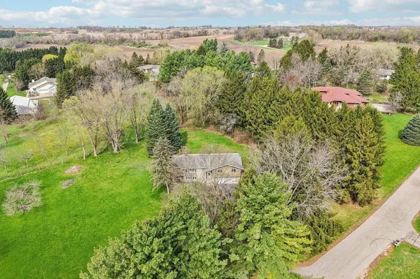 5963 Cherokee Valley Pass, Waunakee, WI 53597