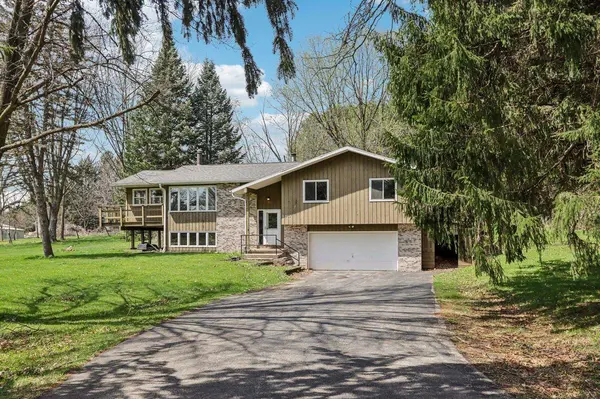 5963 Cherokee Valley Pass, Waunakee, WI 53597