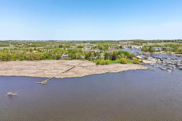 5476 Walden Bay Drive, Waunakee, WI 53597