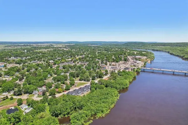 1002 Water Street, Sauk City, WI 53583