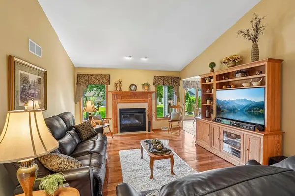 1004 Ganser Drive, Waunakee, WI 53597